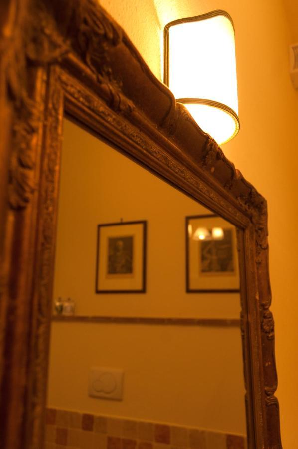 Palazzo Benucci Bed and Breakfast Σαν Τζιμινιάνο Εξωτερικό φωτογραφία